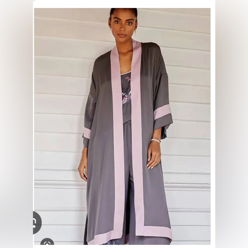 Anthropologie embroidered robe NWT-XL